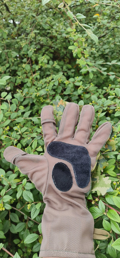 Green 3D Leaf Suit Gloves