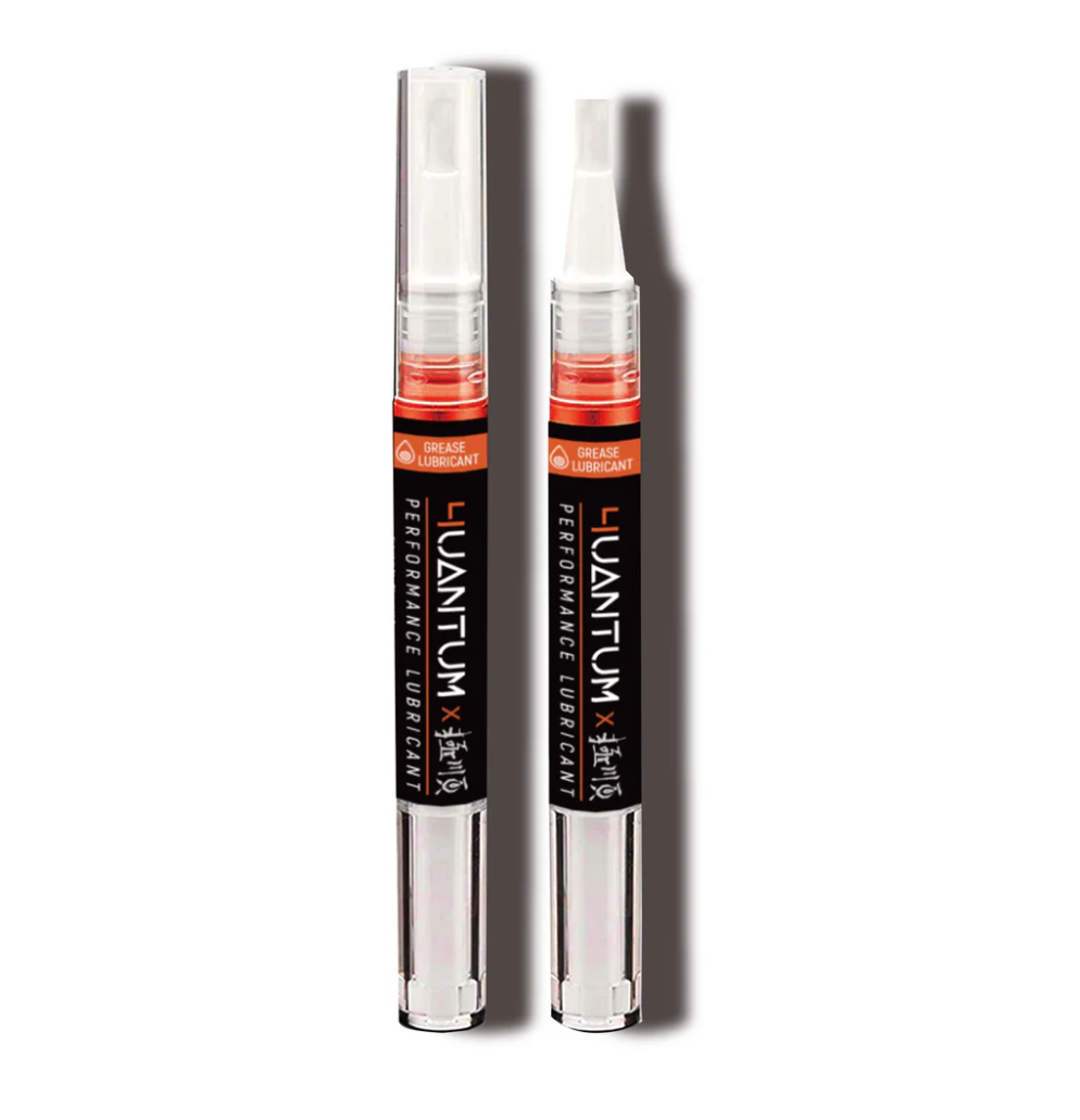 4UANTUM SMOOTH LUBRICANT BRUSH PEN