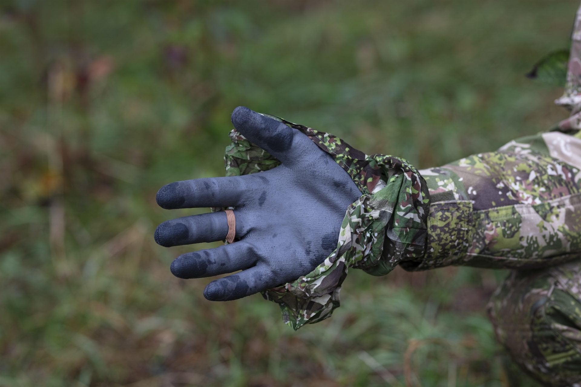 Camouflage ConCamo Green Hand