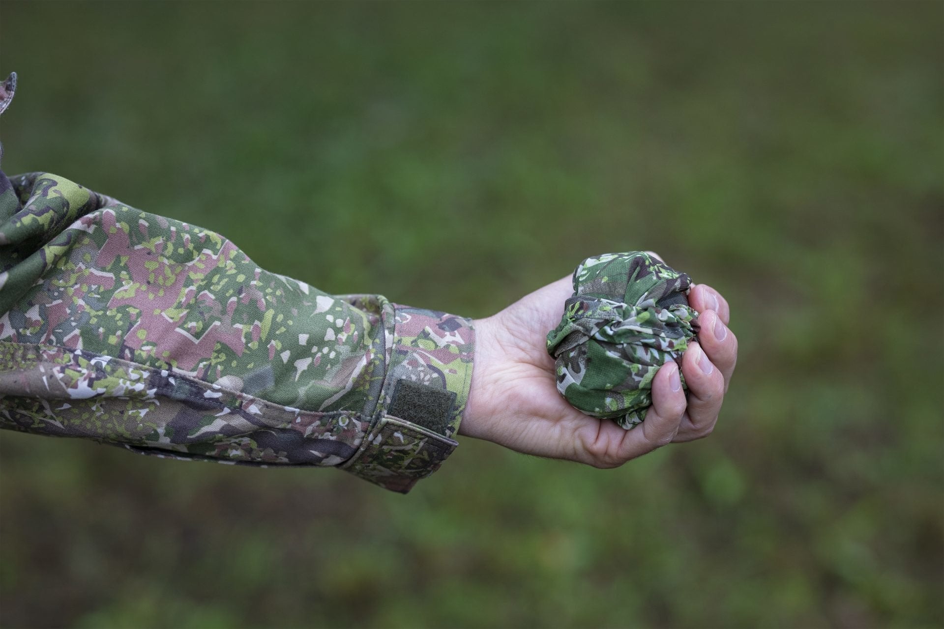 ConCamo Green Backpack Cover 30L